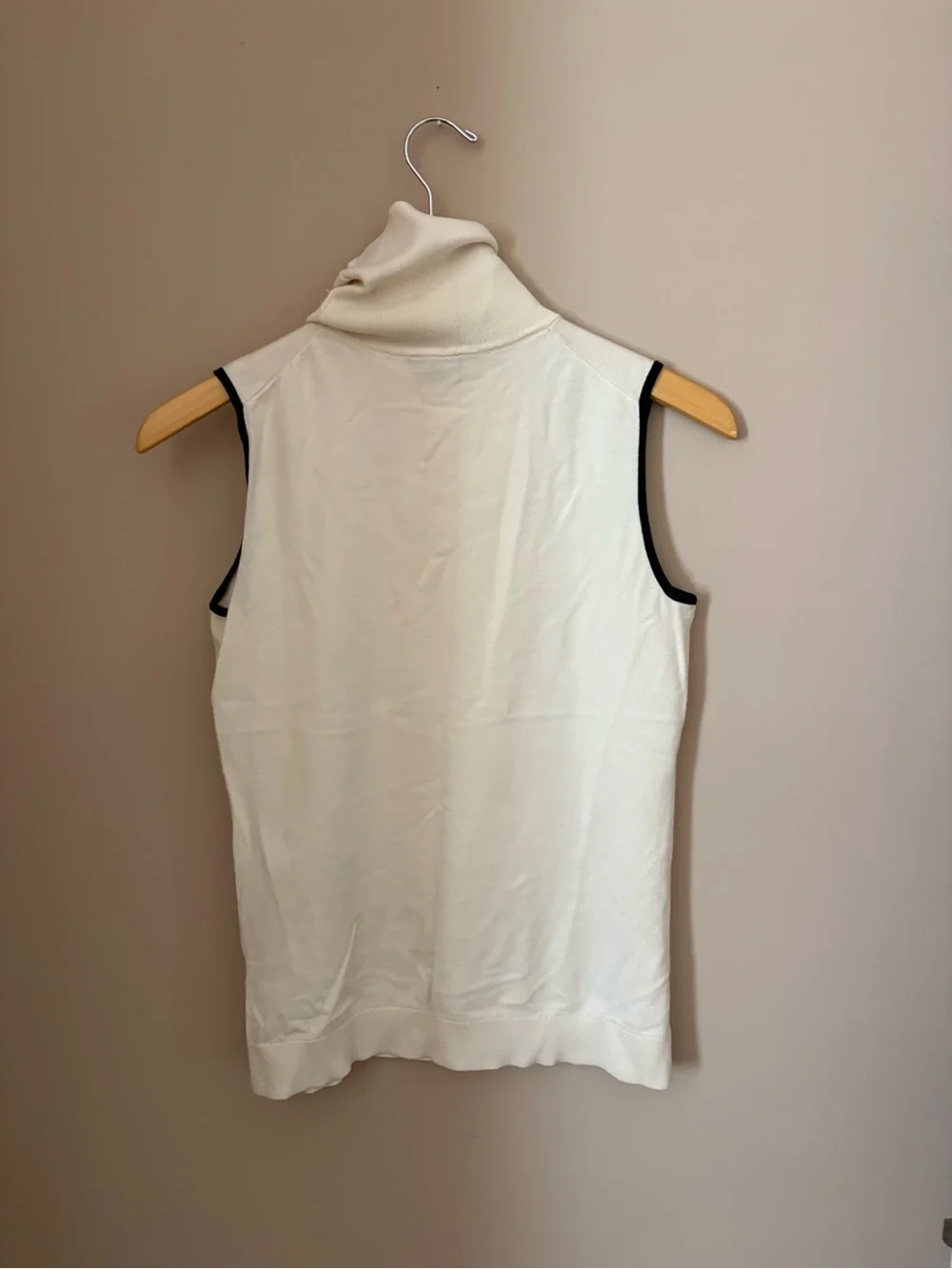 Talbots Cream Ribbed Turtleneck Sleeveless Top with black trim Sz SP - Picture 6 of 8